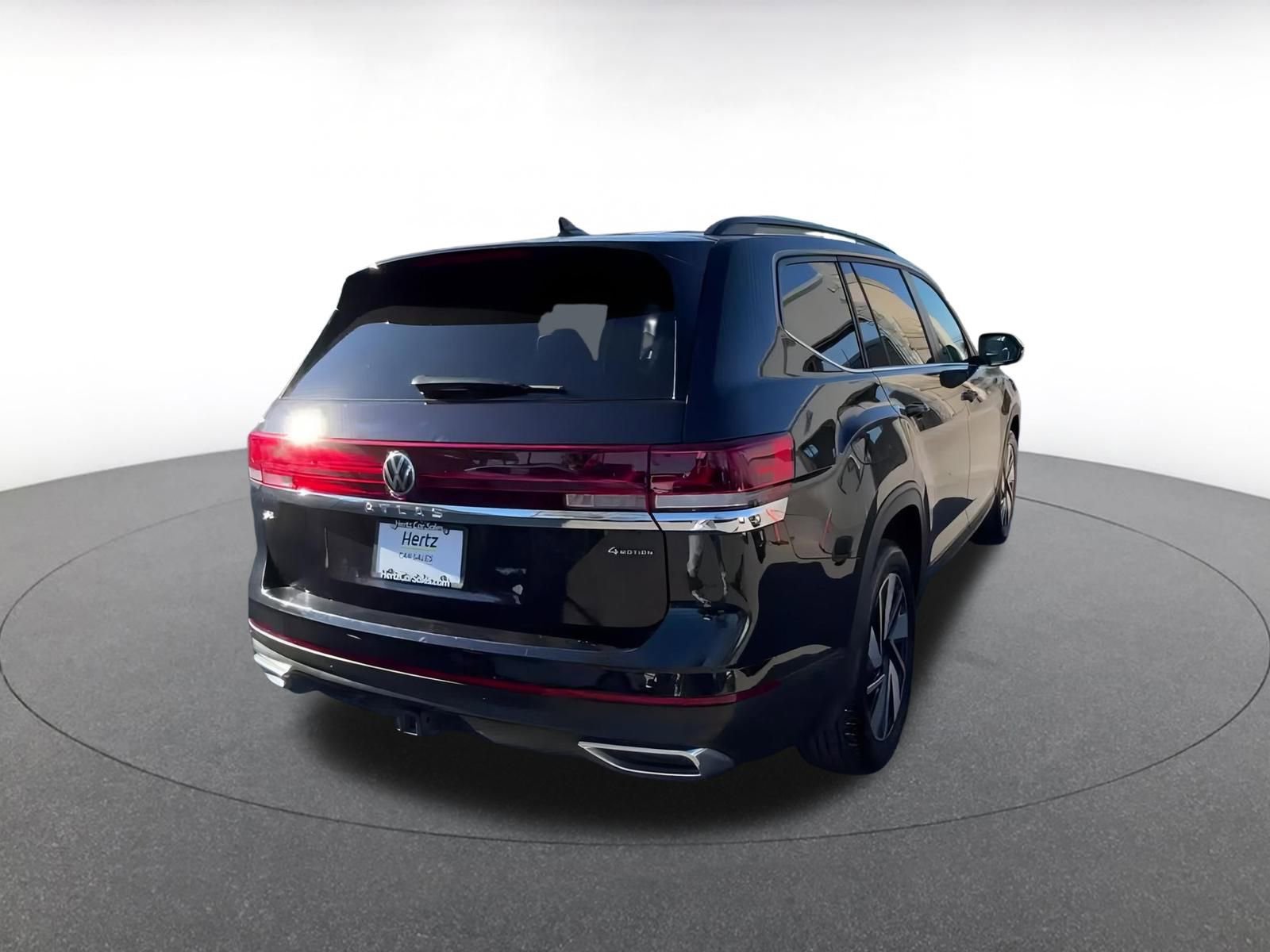 Used 2025 Volkswagen Atlas SE image 15