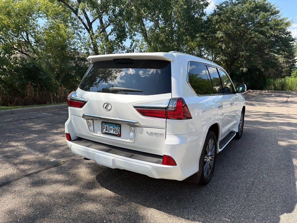 Used 2016 Lexus LX 570 4WD w/ Luxury Package image 28