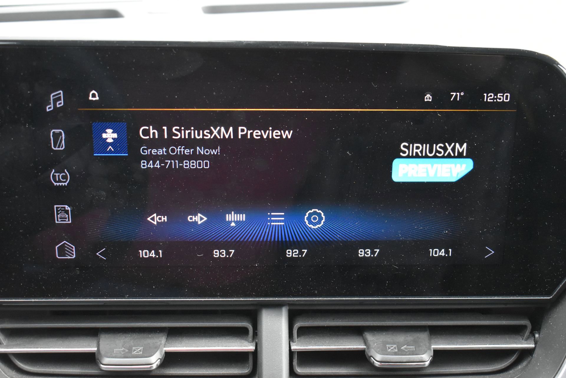 Used 2024 Chevrolet Trax ACTIV w/ Sunroof Package image 29