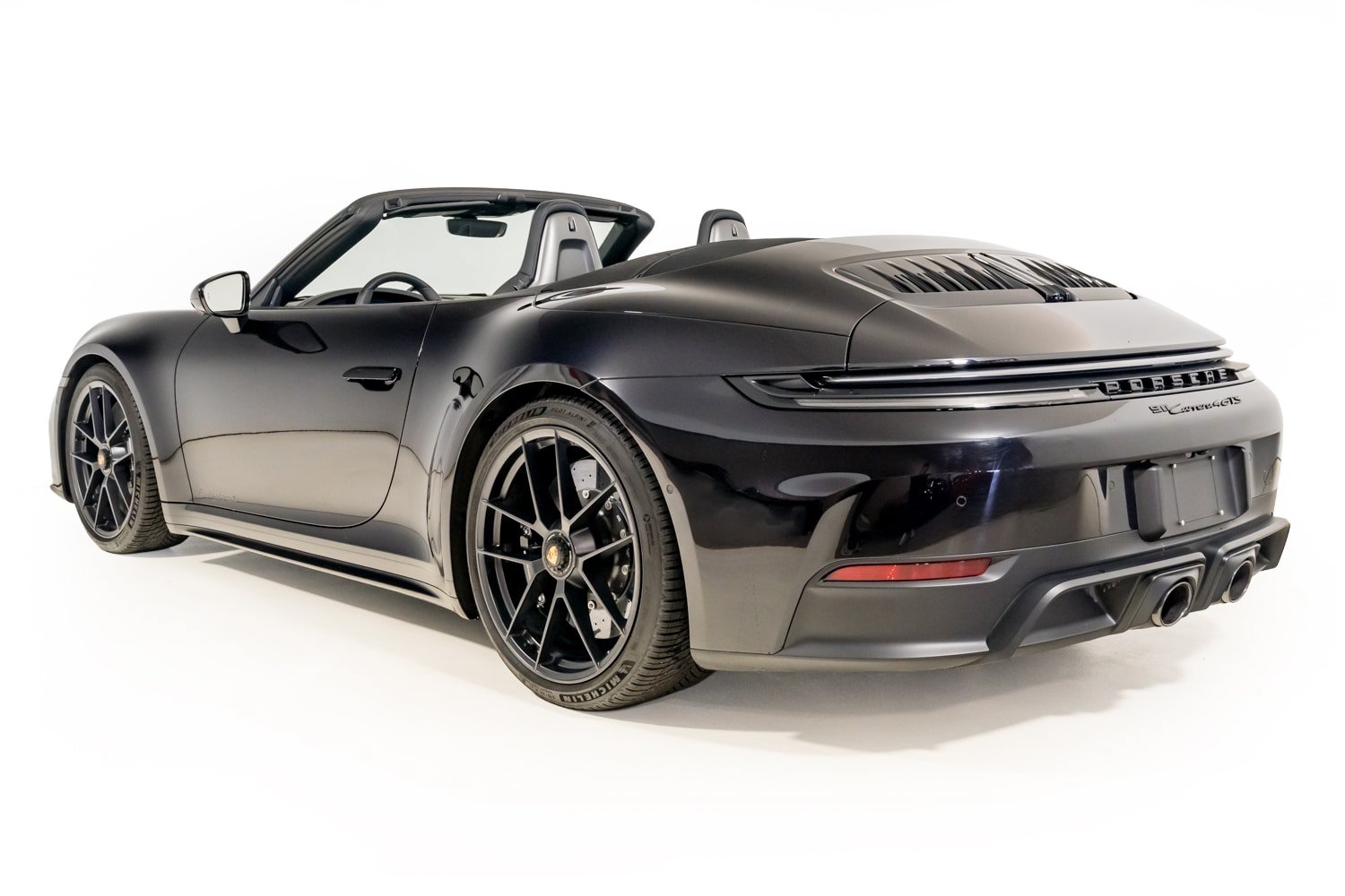 Used 2026 Porsche 911 Carrera 4 GTS AWD/4WD image 16