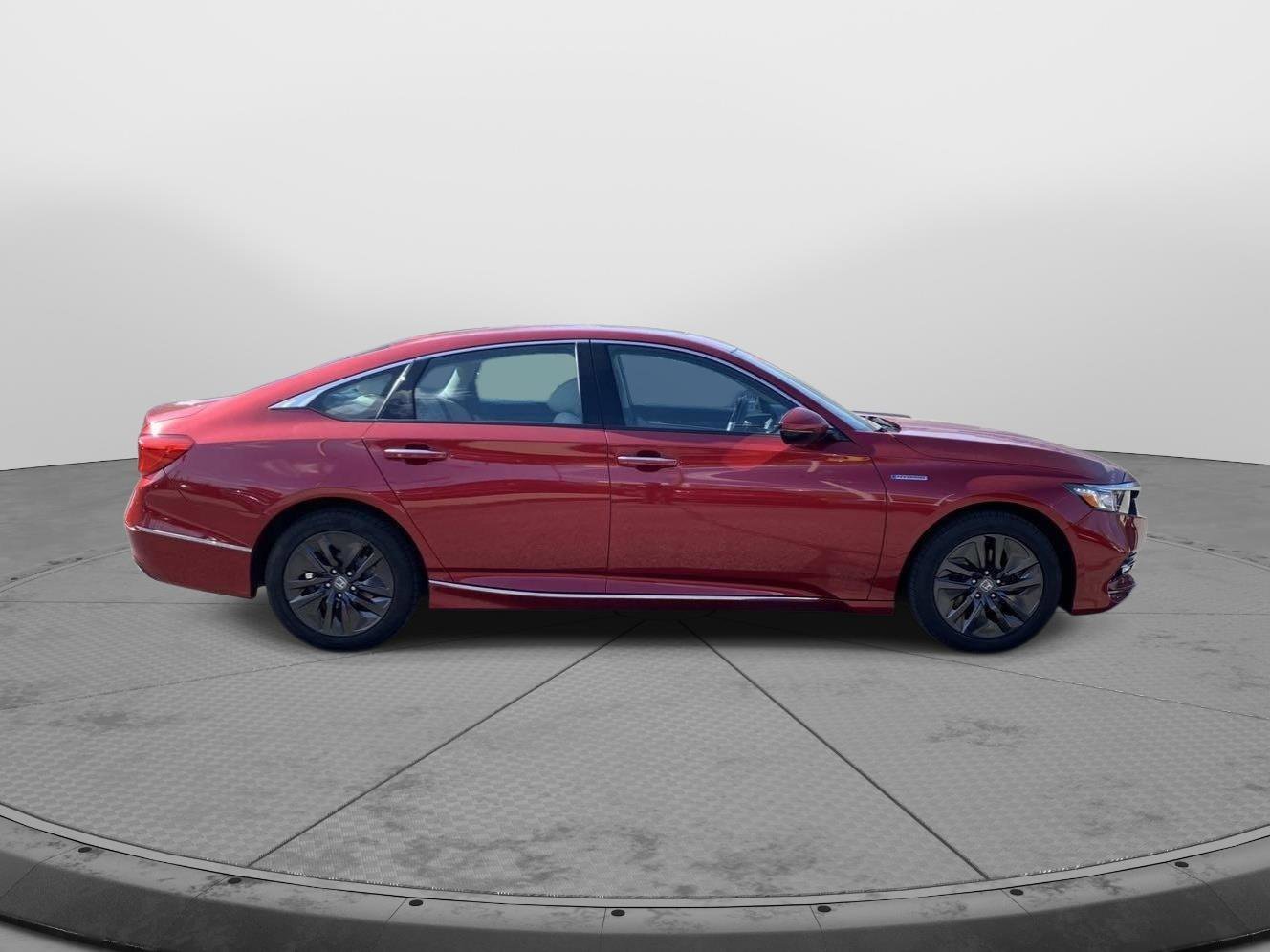 Used 2020 Honda Accord Touring image 2