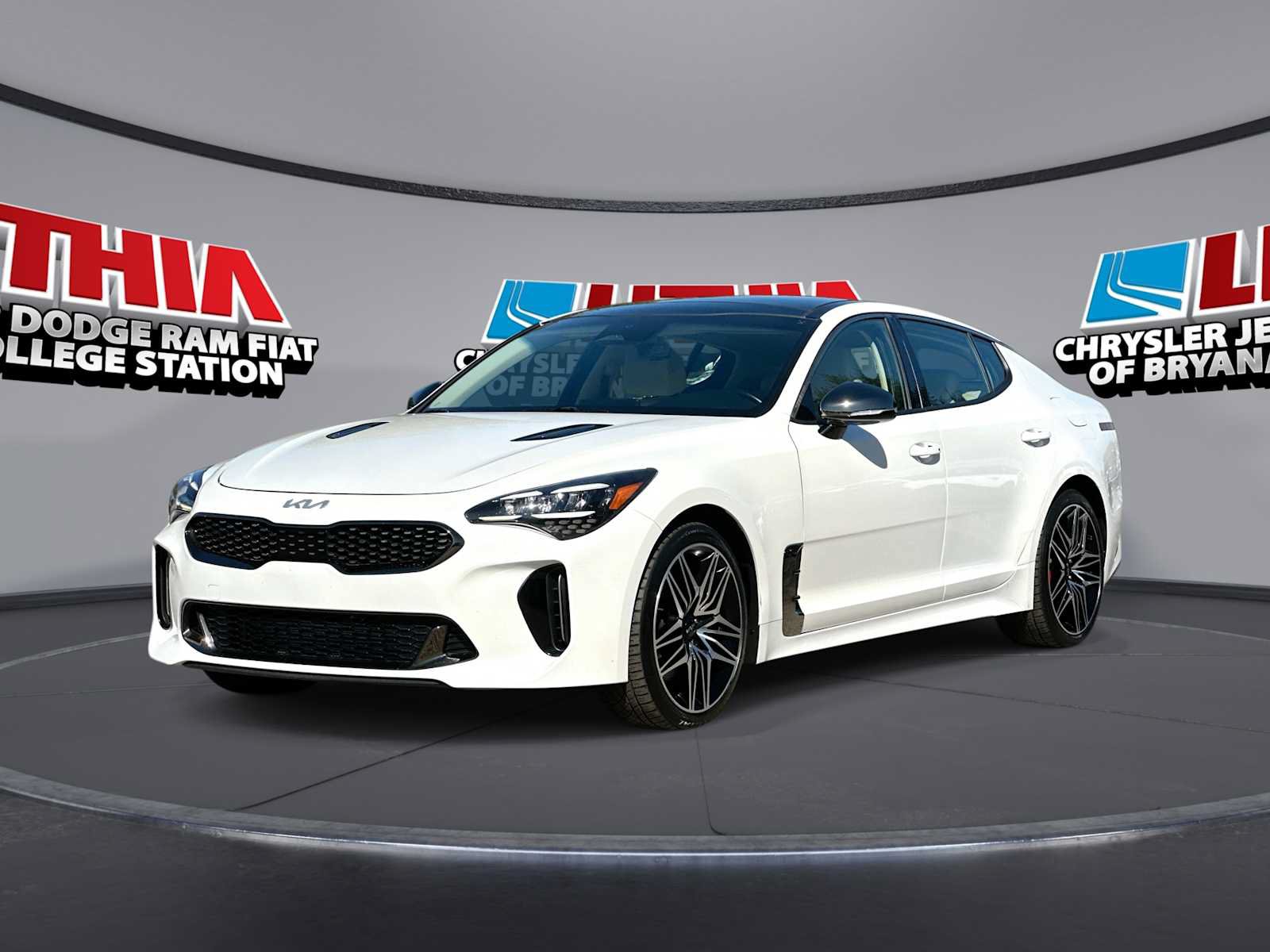 Used 2022 Kia Stinger GT1 RWD image 1