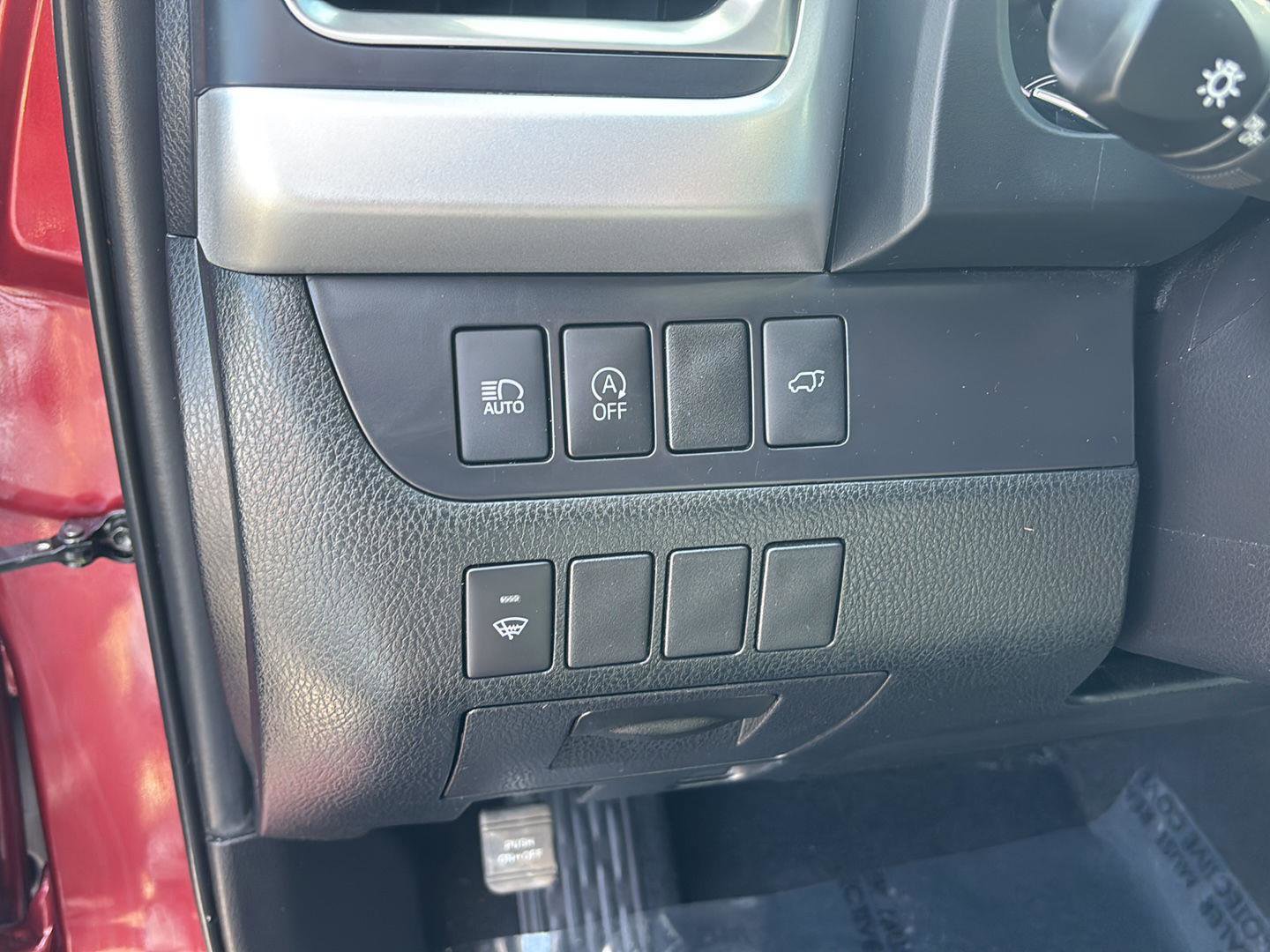 Used 2019 Toyota Highlander SE AWD/4WD image 31