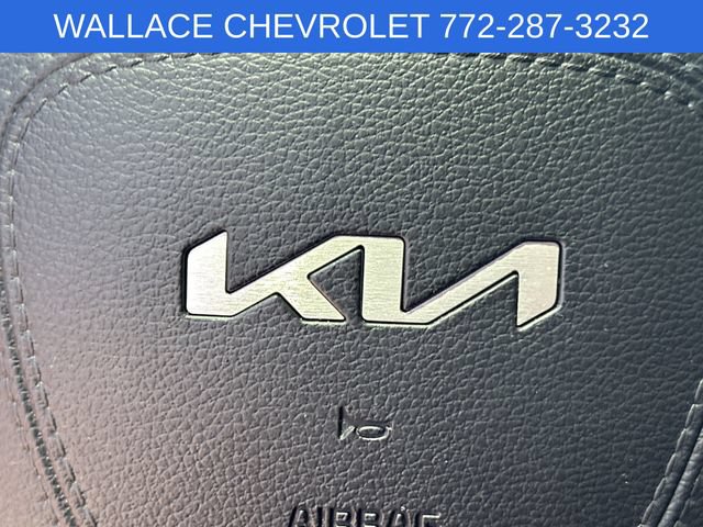 Used 2022 Kia Telluride LX FWD image 28