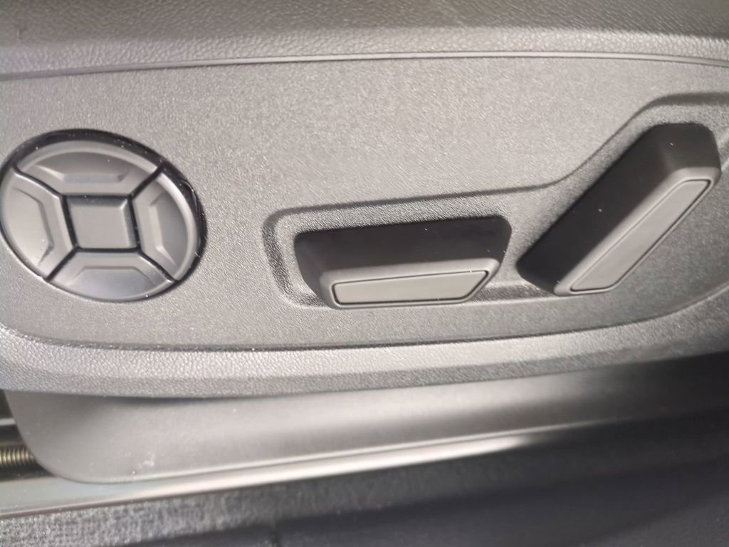 Used 2020 Audi Q3 2.0T Premium w/ Convenience Package image 23