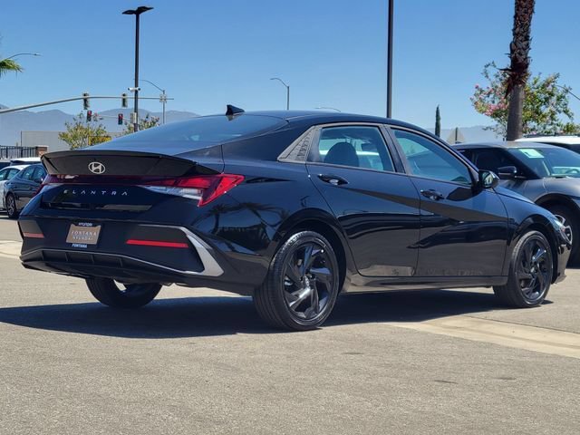 New 2026 Hyundai Elantra SEL Sport FWD image 4