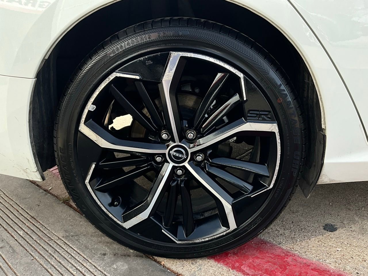 Used 2025 Nissan Altima 2.5 SR image 9