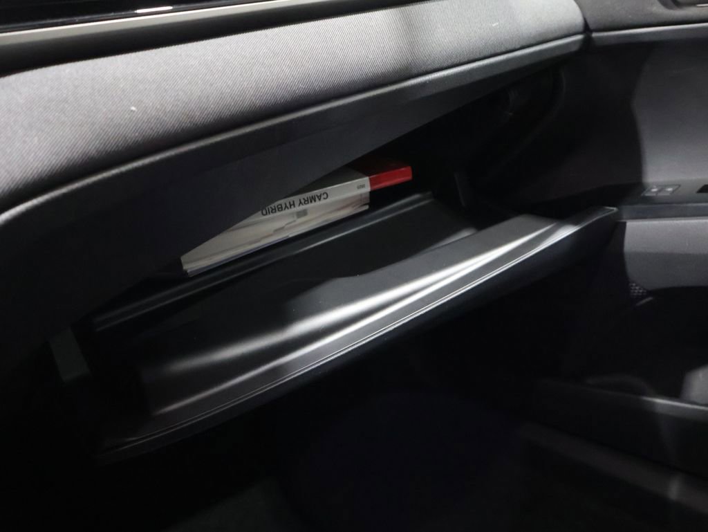 Used 2025 Toyota Camry LE image 30