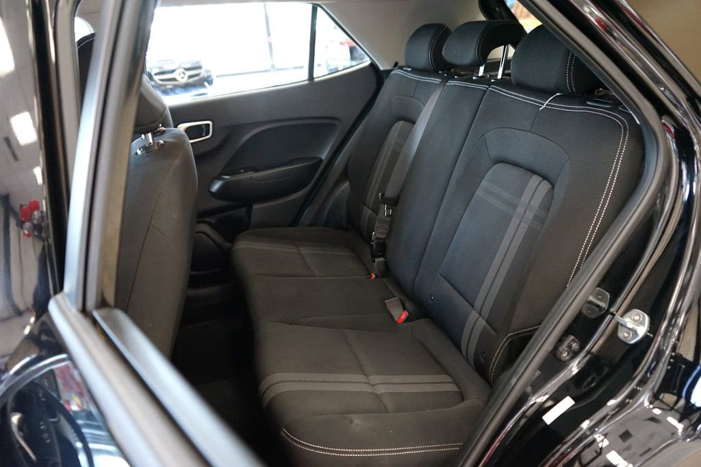 Used 2020 Hyundai Venue SEL FWD image 42