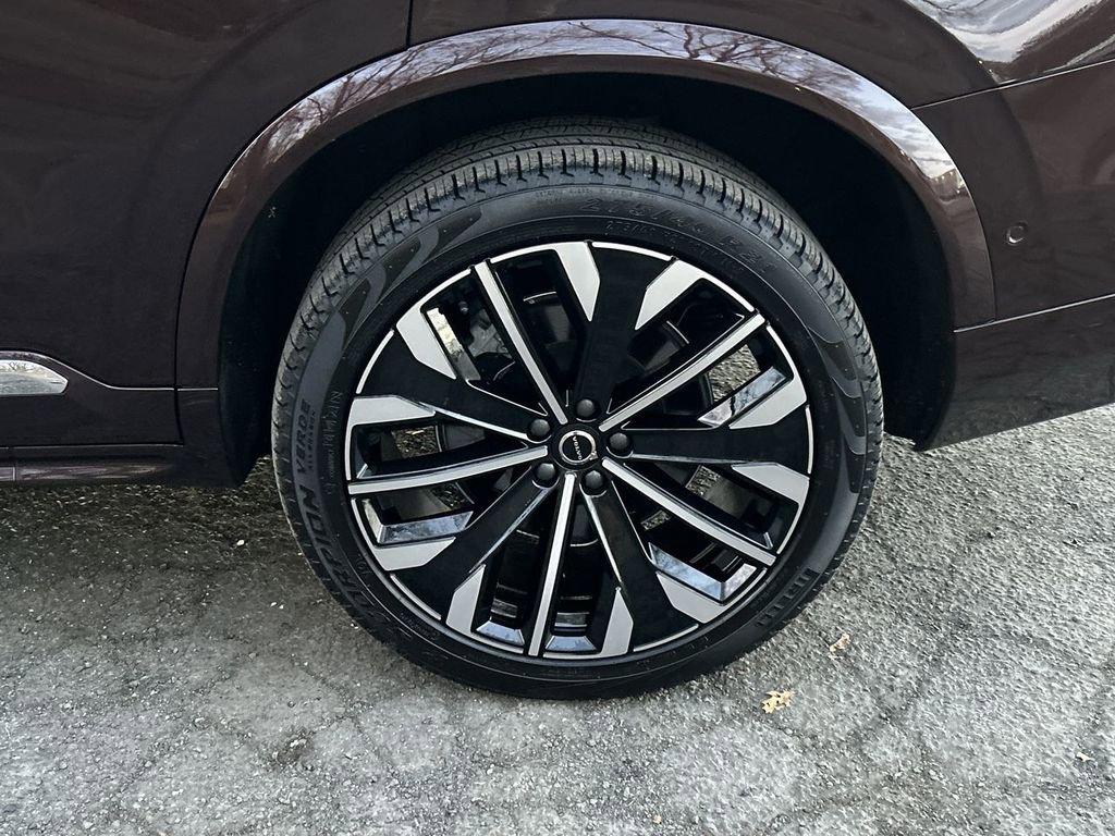 Certified 2025 Volvo XC90 T8 Ultra image 11