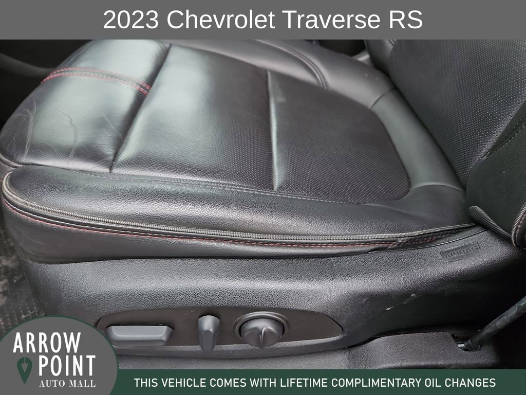 Used 2023 Chevrolet Traverse RS image 23
