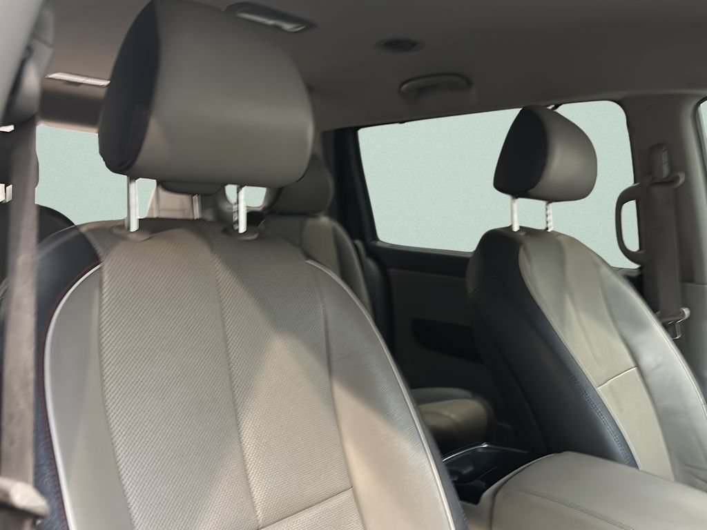 Used 2015 Kia Sedona EX FWD image 22