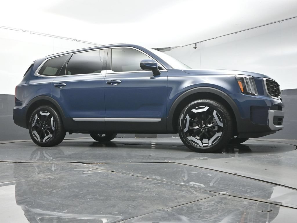 Used 2025 Kia Telluride S AWD/4WD image 37