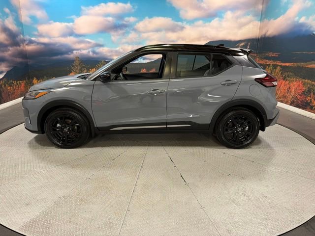 Used 2022 Nissan Kicks SR w/ Premium Package FWD image 5