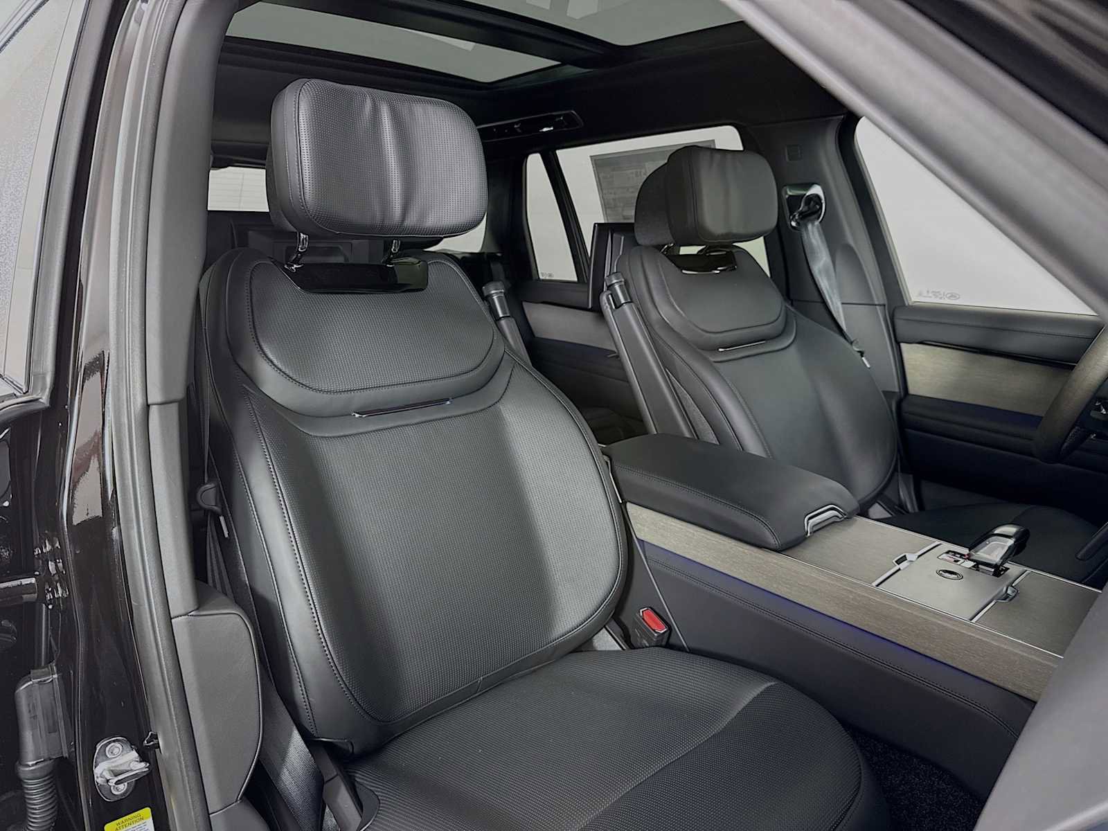 New 2026 Land Rover Range Rover SV image 33