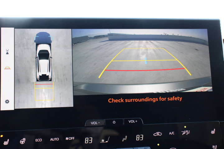 Used 2023 Toyota bZ4X Limited image 29