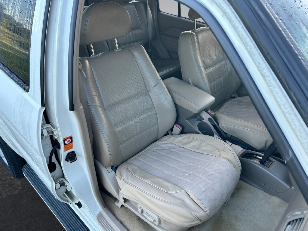 Used 2001 Nissan Pathfinder LE RWD image 29