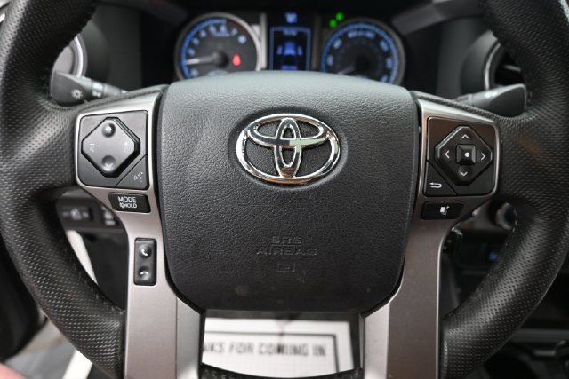 Used 2016 Toyota Tacoma Limited w/ Towing Package AWD/4WD image 17