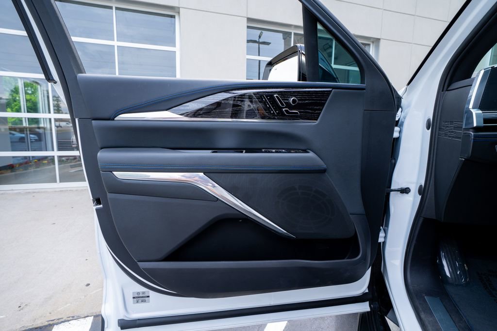 Used 2025 Cadillac Escalade IQ Luxury 1 w/ Smart Trailering package AWD/4WD image 27