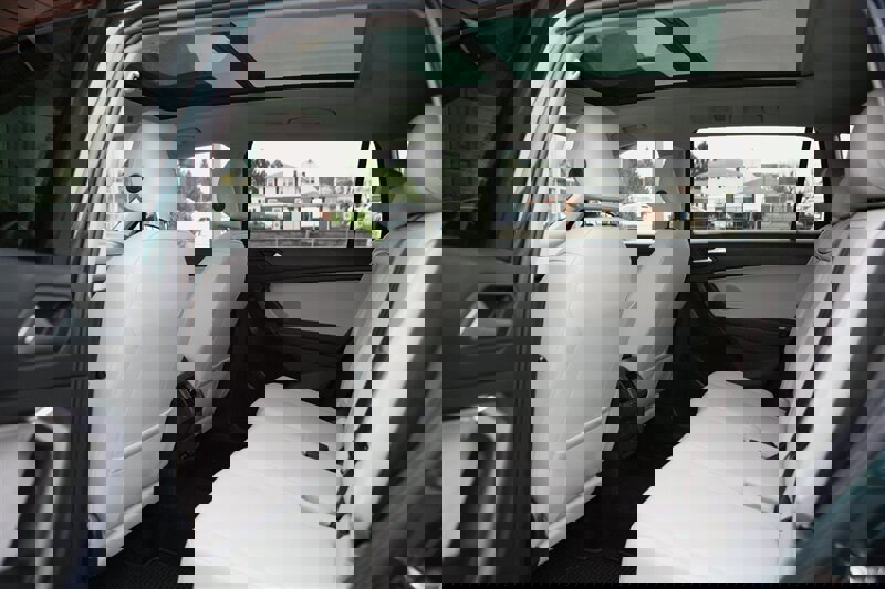 Used 2019 Volkswagen Tiguan SE image 13