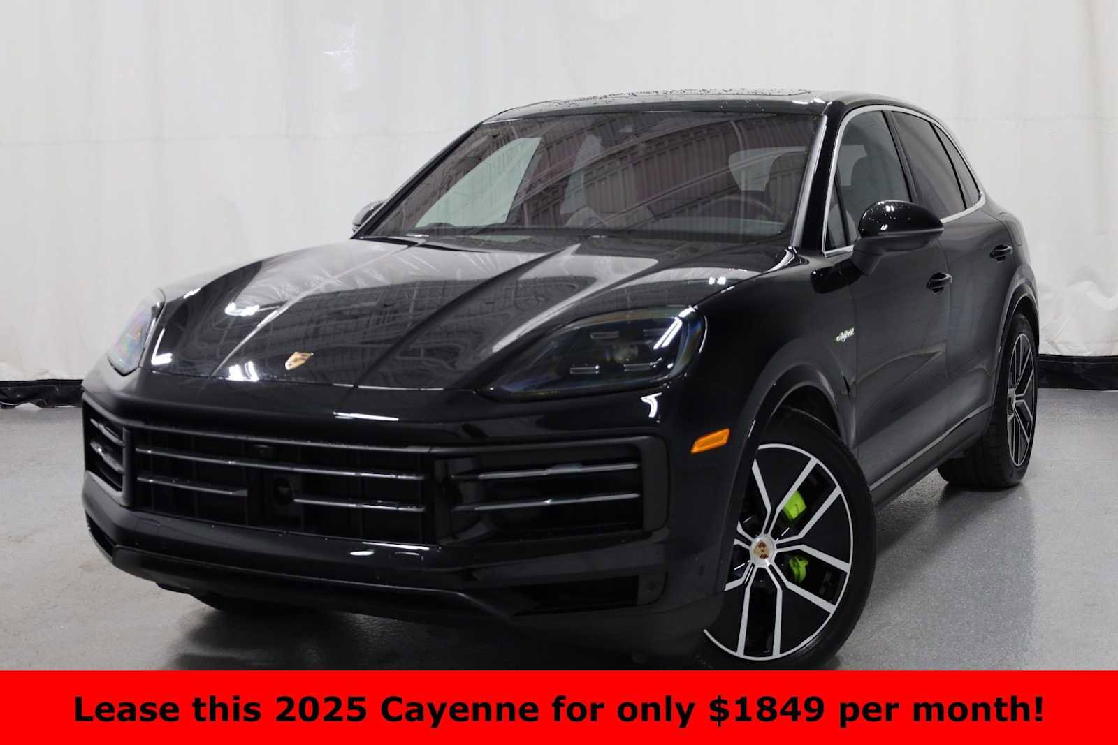 Certified 2025 Porsche Cayenne E-Hybrid image 1