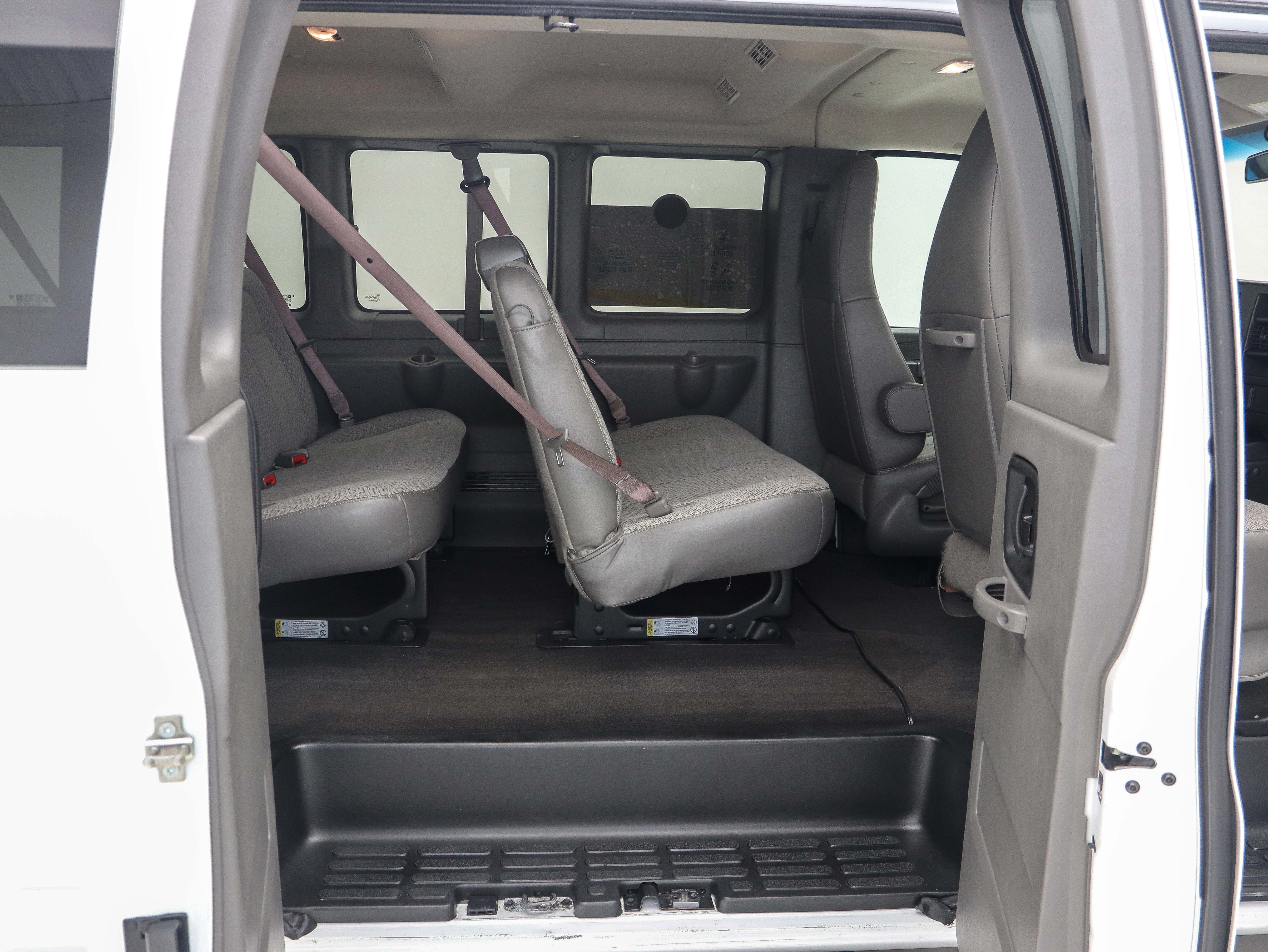 Used 2023 Chevrolet Express 3500 LS RWD image 13
