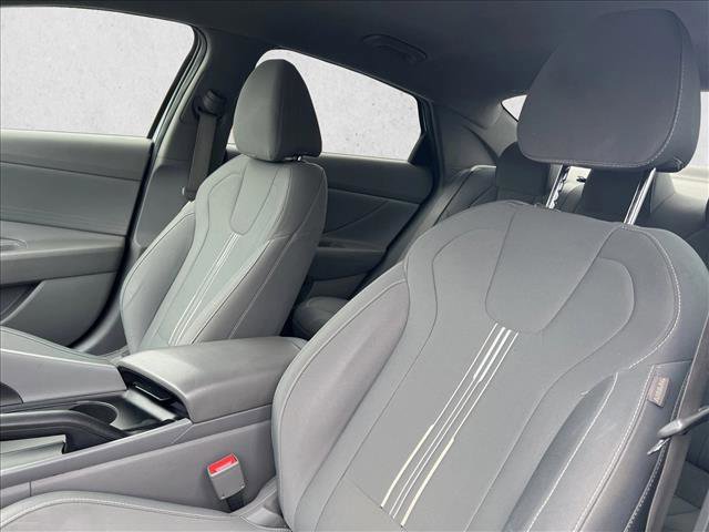 Used 2023 Hyundai Elantra SEL image 18