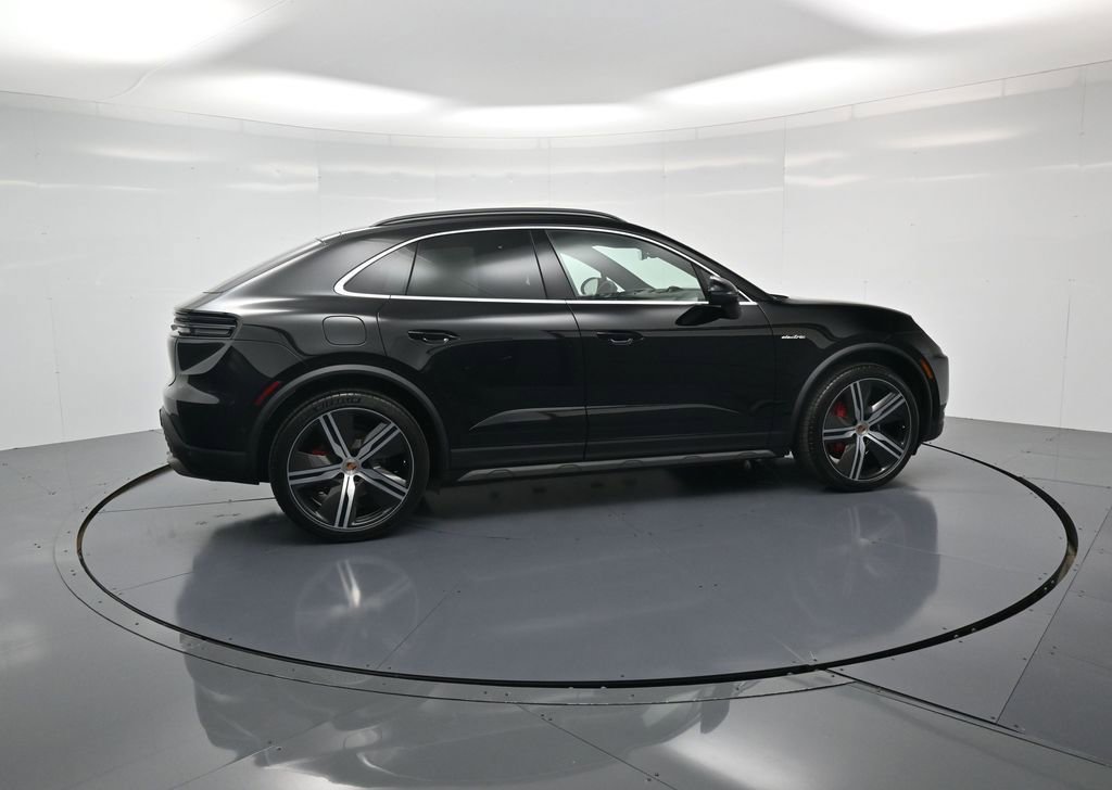 New 2026 Porsche Macan 4S Electric image 31
