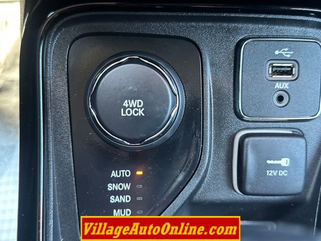 Used 2018 Jeep Compass Limited AWD/4WD image 25