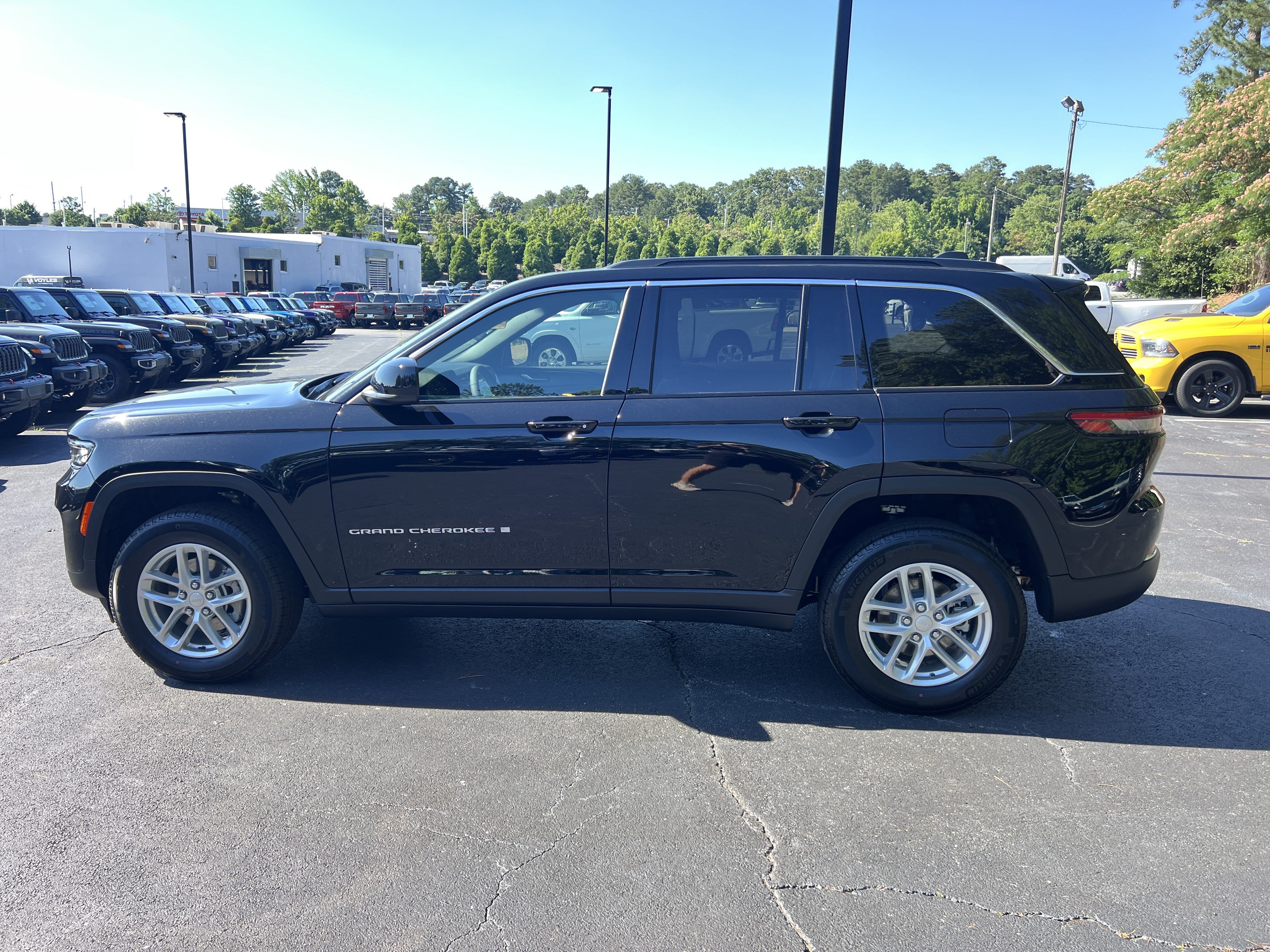 New 2026 Jeep Grand Cherokee Laredo X RWD image 4