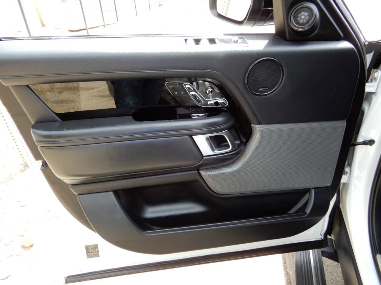 Used 2018 Land Rover Range Rover HSE AWD/4WD image 30