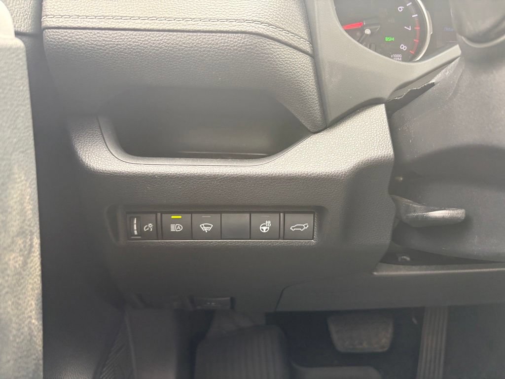 Used 2019 Toyota RAV4 XLE Premium AWD/4WD image 31