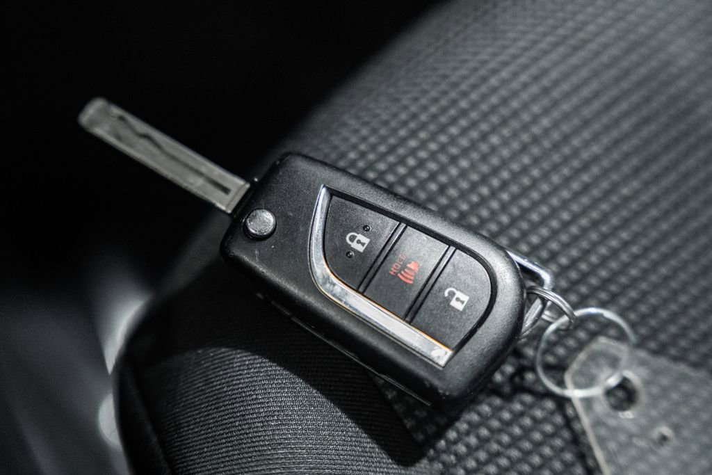 Used 2025 Toyota RAV4 LE image 34