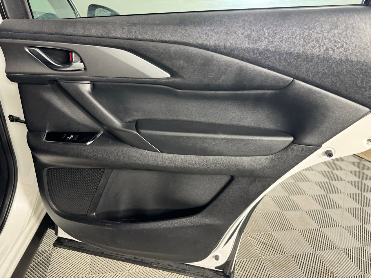 Used 2023 MAZDA CX-9 Touring image 26