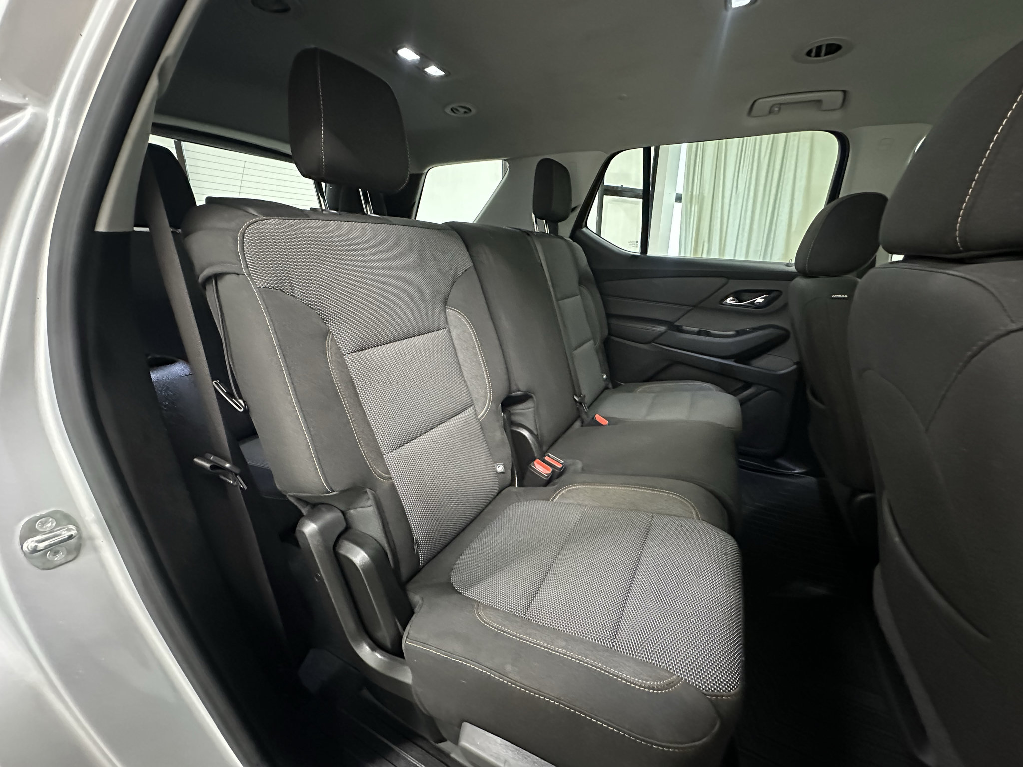 Used 2018 Chevrolet Traverse LS FWD image 16