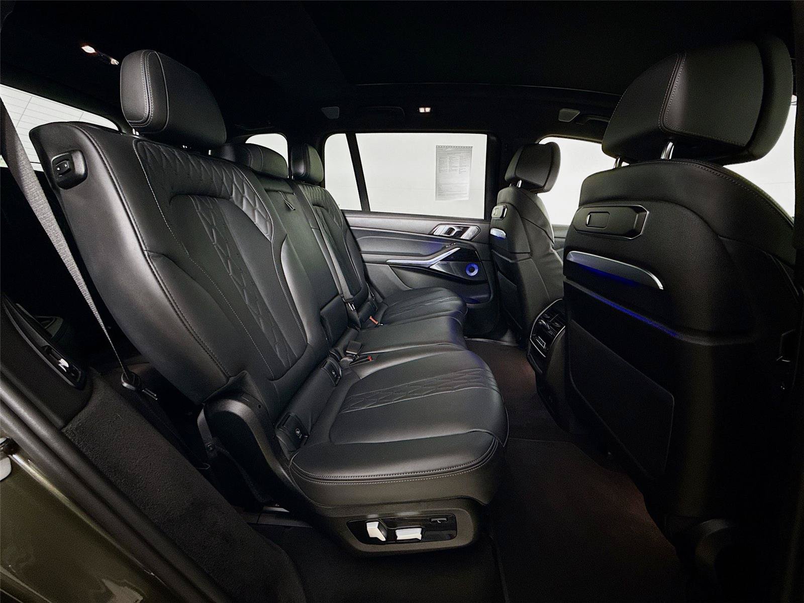 Used 2024 BMW X7 M60i w/ Executive Package AWD/4WD image 31