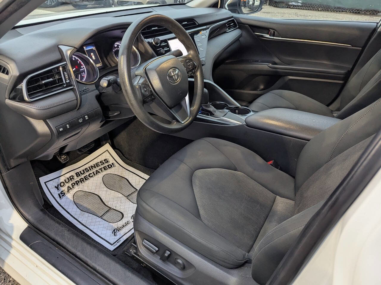 Used 2020 Toyota Camry LE FWD image 13