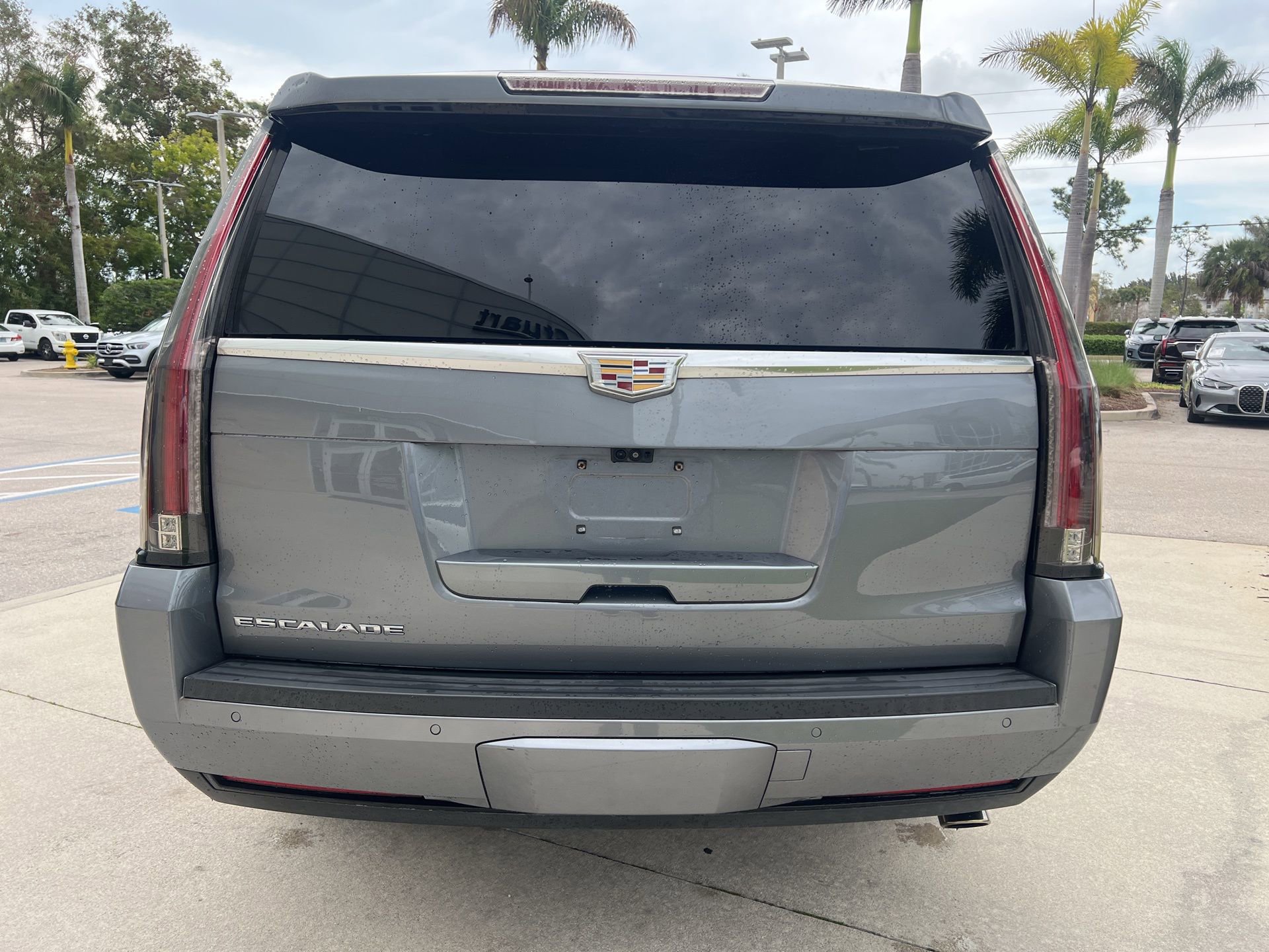 Used 2018 Cadillac Escalade ESV Platinum image 9