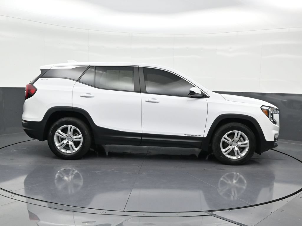 Used 2024 GMC Terrain SLE FWD image 8