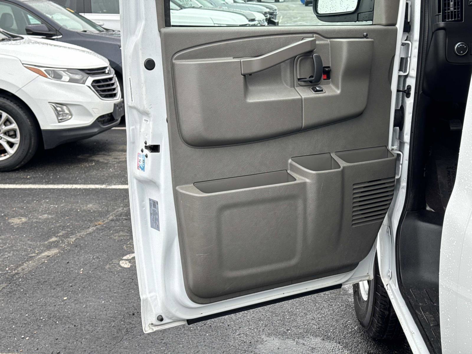 Used 2024 Chevrolet Express 3500 LT w/ LT Preferred Equipment Group image 18