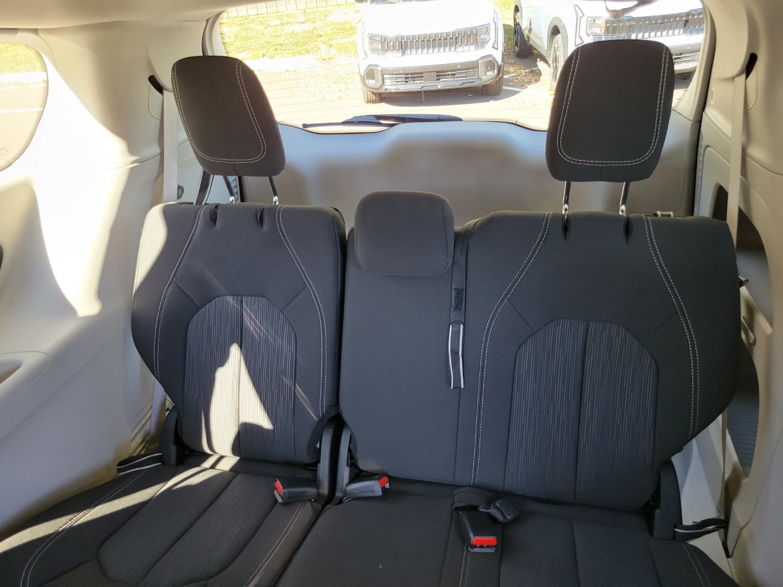 Used 2024 Chrysler Voyager LX FWD image 28