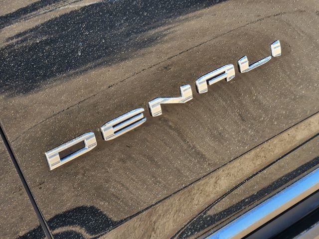 Used 2025 GMC Yukon XL Denali w/ Sun & Power Step Package image 12