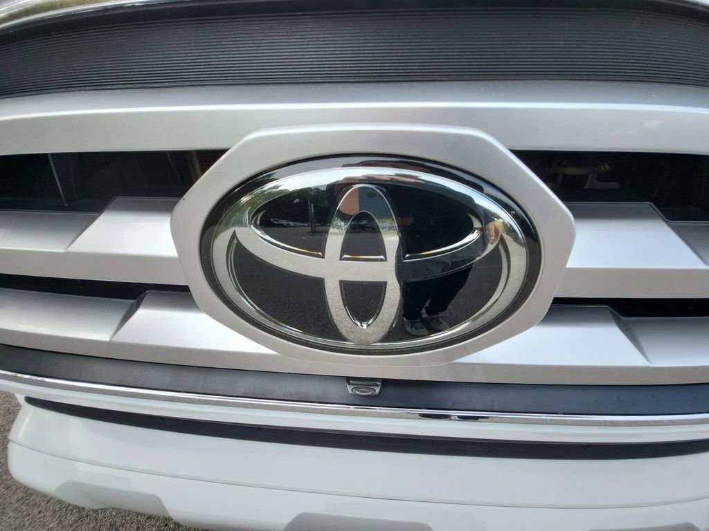 Used 2023 Toyota Tacoma Limited image 35
