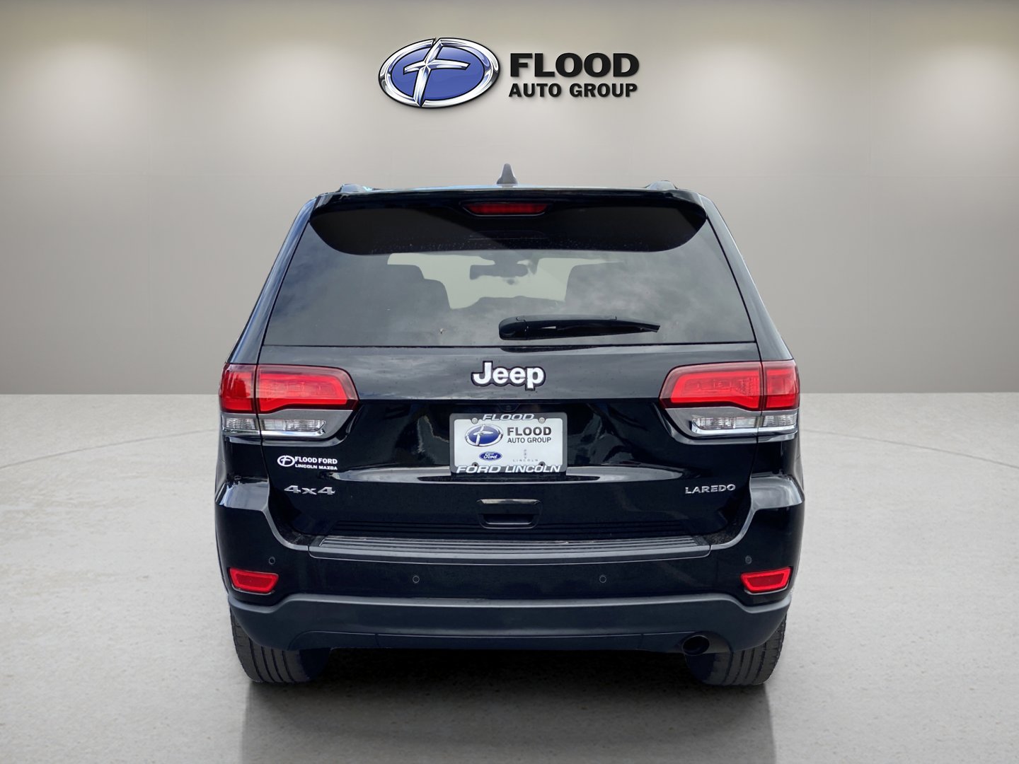 Used 2020 Jeep Grand Cherokee Laredo image 4