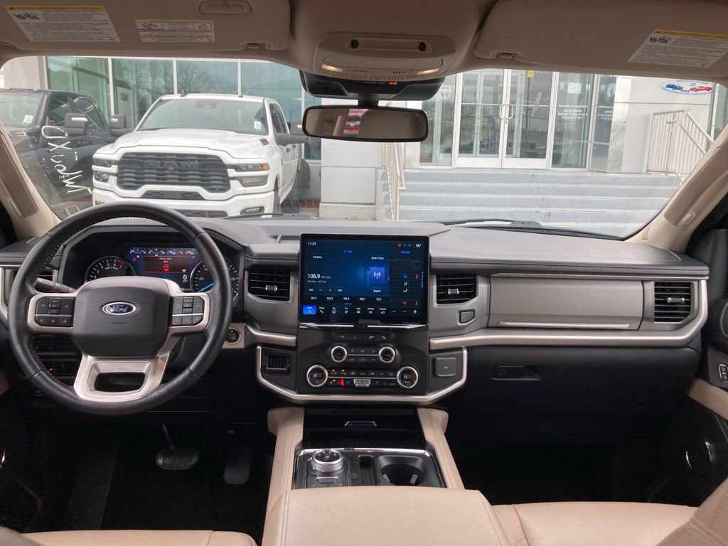 Used 2024 Ford Expedition XLT image 22
