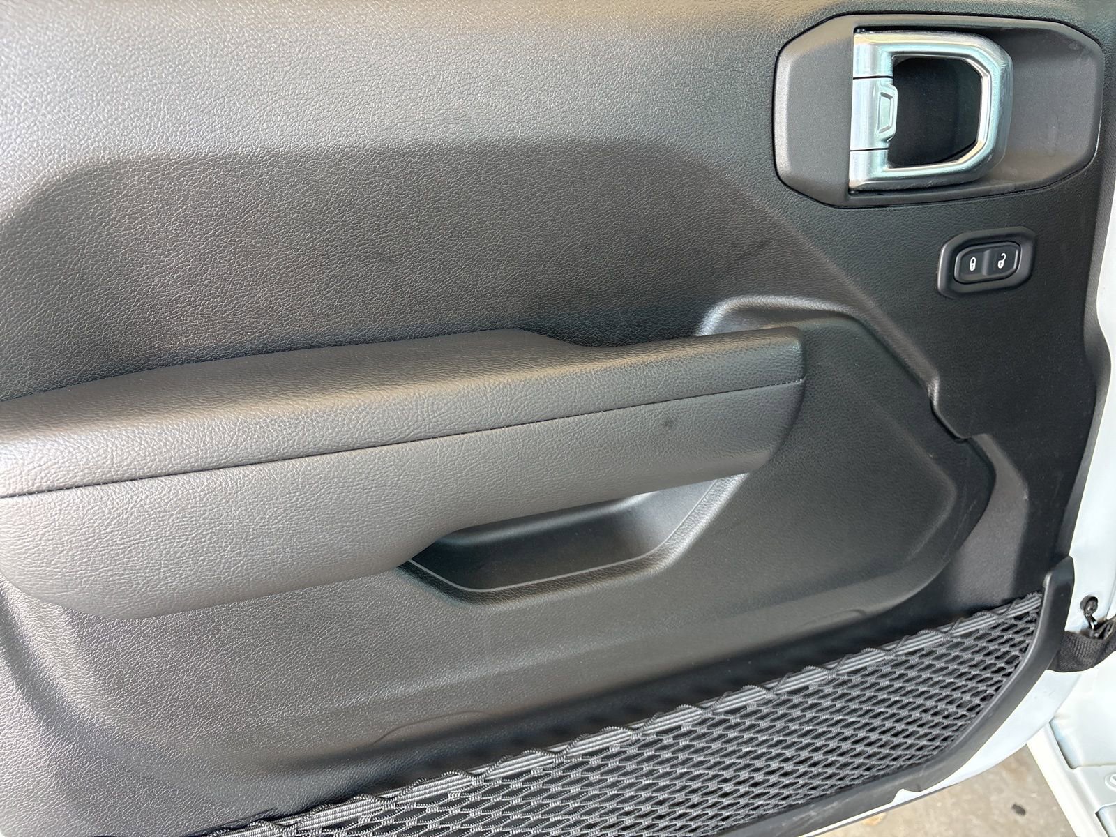 Used 2025 Jeep Wrangler Sport image 10