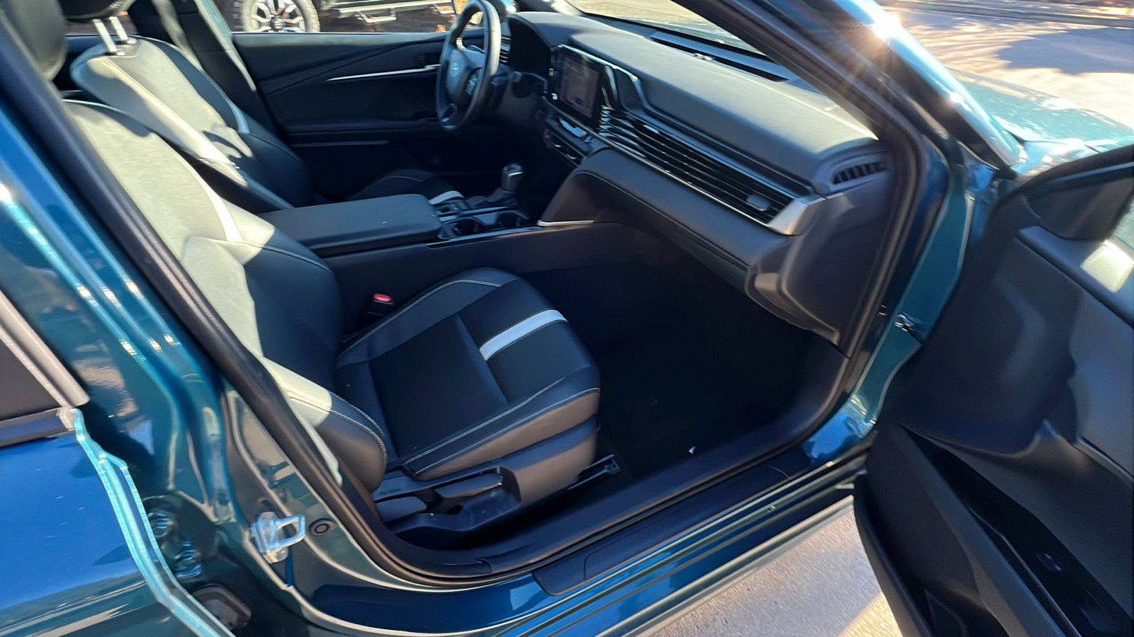 Used 2025 Toyota Camry SE image 20