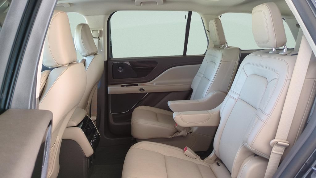 Used 2024 Lincoln Aviator Reserve RWD image 10