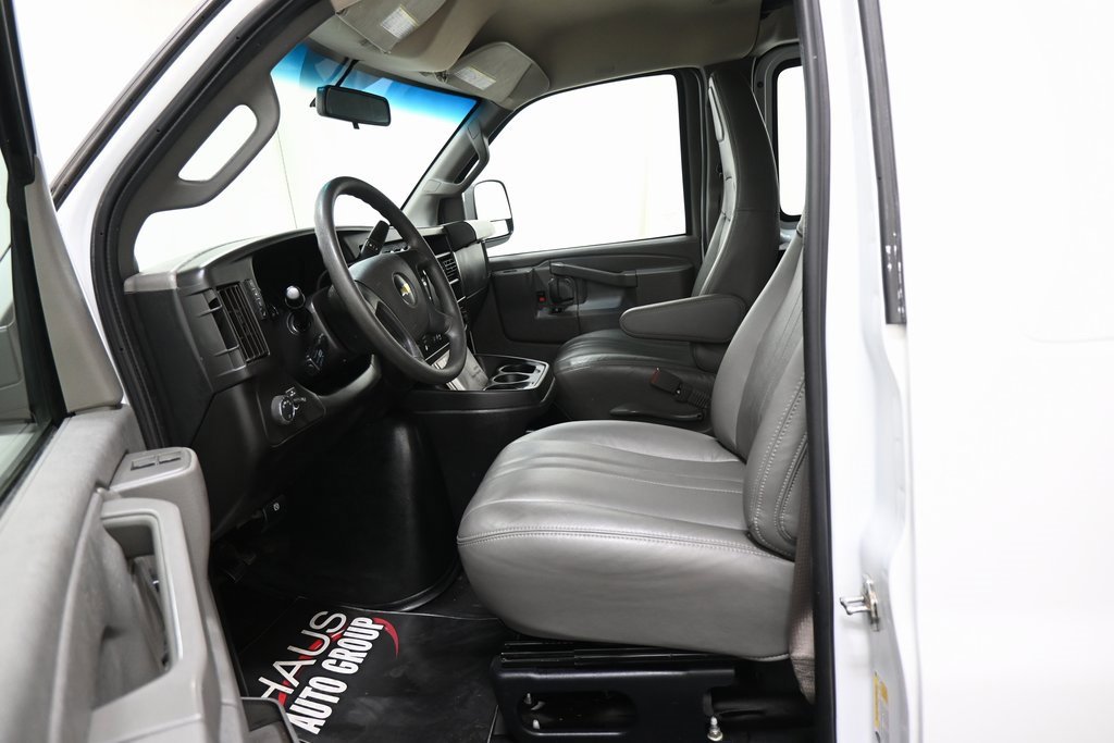 Used 2021 Chevrolet Express 2500 image 7