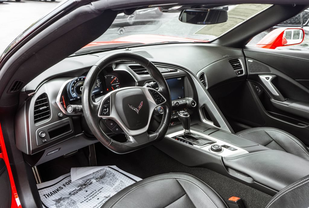 Used 2019 Chevrolet Corvette Stingray Coupe w/ 1LT RWD image 8